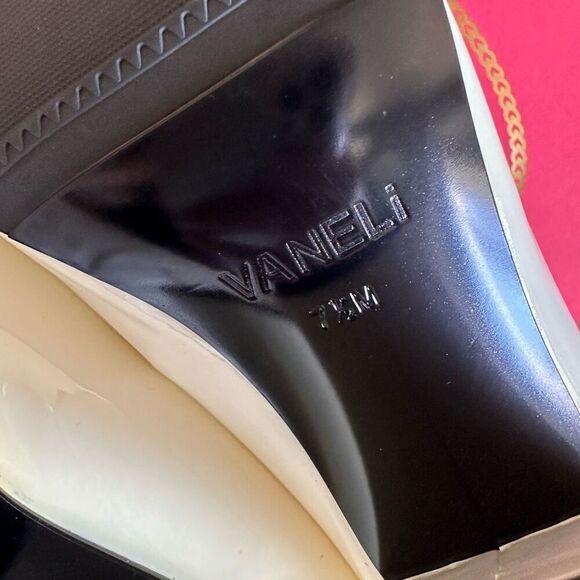 Vaneli cream patent leather pumps size 7.5 - Picture 8 of 9